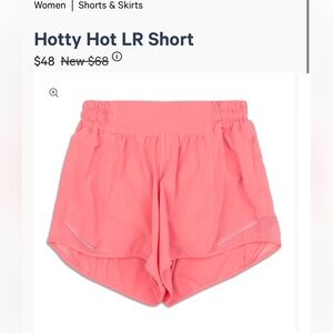Lululemon Hotty Hot shorts- raspberry Cream- size 6